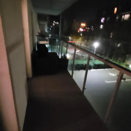 아파트 Boznicza Retreat With Free Garage Parking