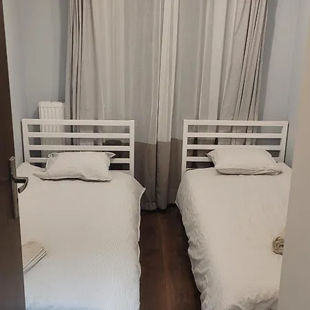 Апартаменти Boznicza Retreat